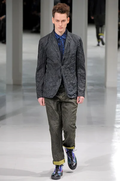 Look 12